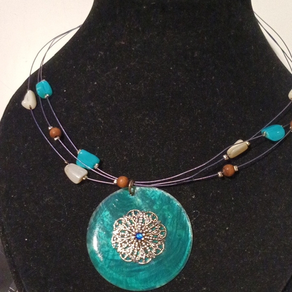 Elegant Blue 18' Pendant Necklace NWOT - Picture 2 of 3